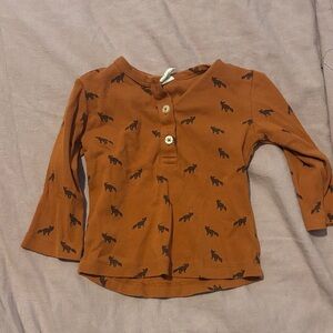 Kate Quinn ribbed fox shirt